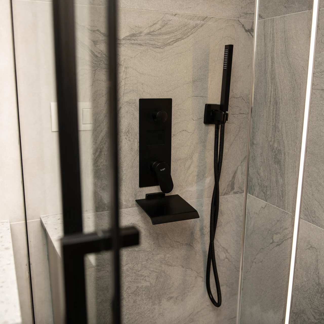 Renovare completă baie mică